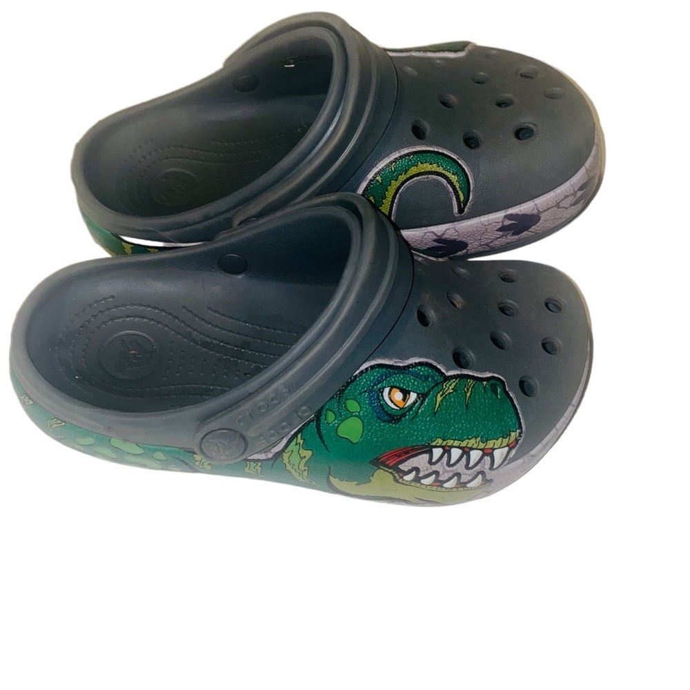 Kids fun lab dinosaur Dino feet crocs youth size 2